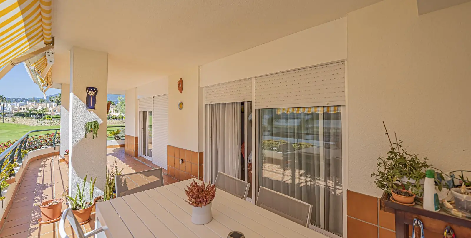Sale of middle floor apartment in Guadalmina Alta 4