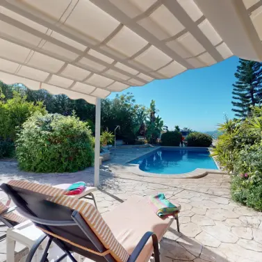 Продажа  отдельно стоящей виллы в Algarrobo