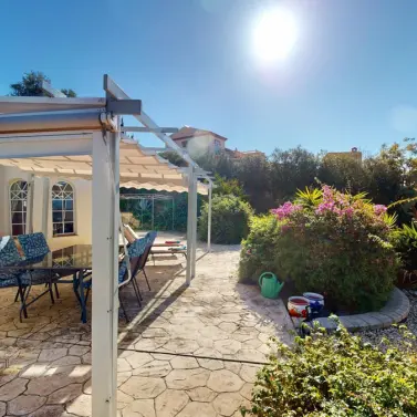 Продажа  отдельно стоящей виллы в Algarrobo