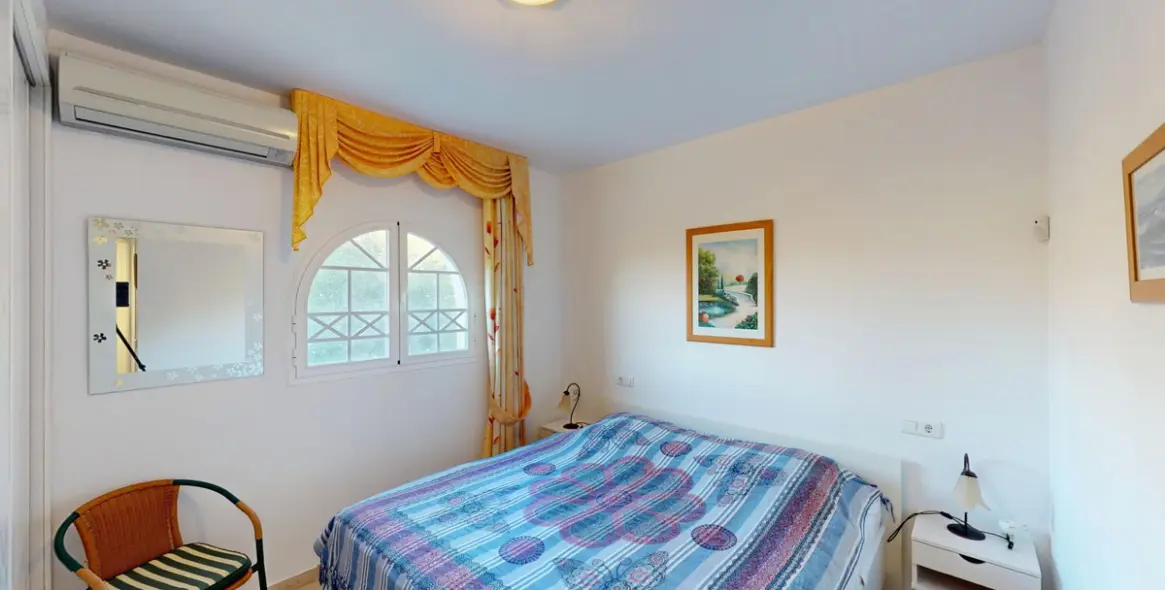 Продажа  отдельно стоящей виллы в Algarrobo 16