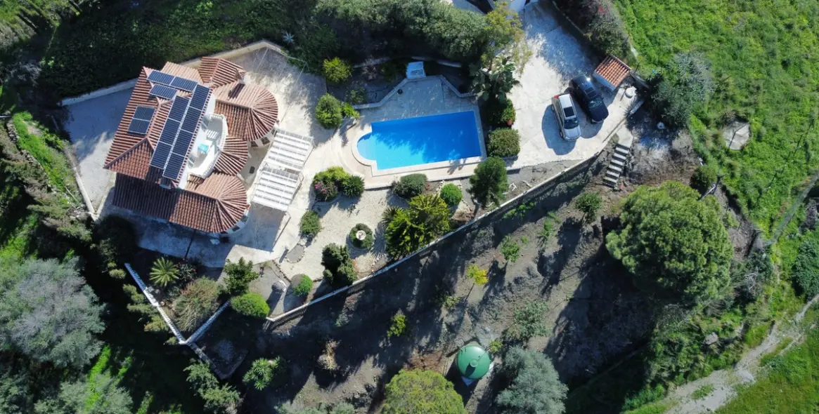 Продажа  отдельно стоящей виллы в Algarrobo 31