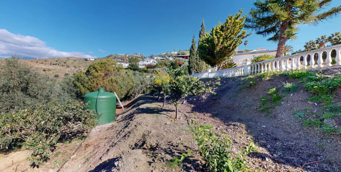 Продажа  отдельно стоящей виллы в Algarrobo 52