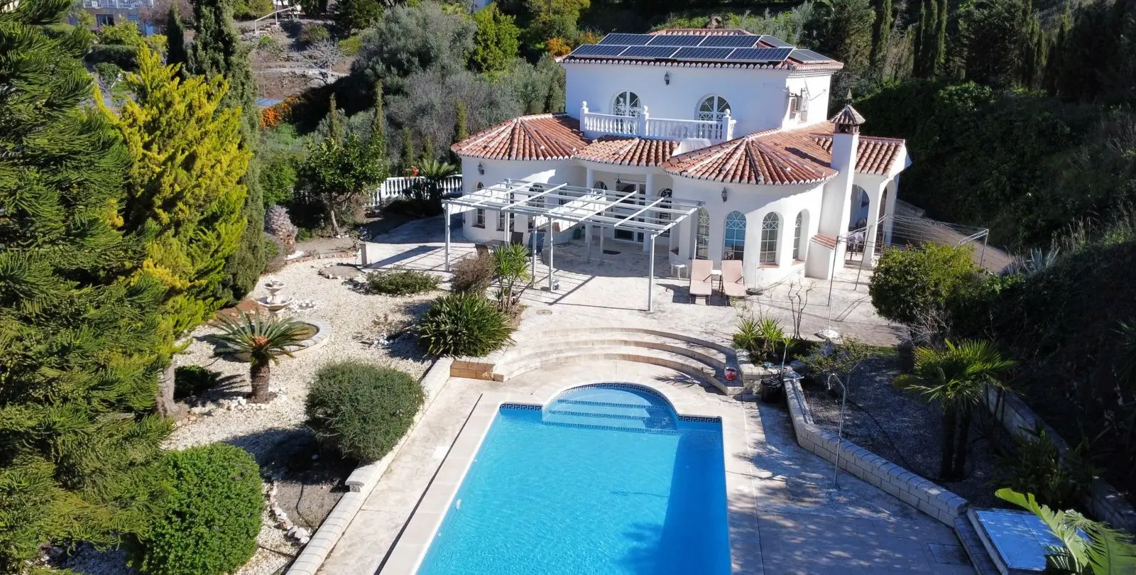 Продажа  отдельно стоящей виллы в Algarrobo 3