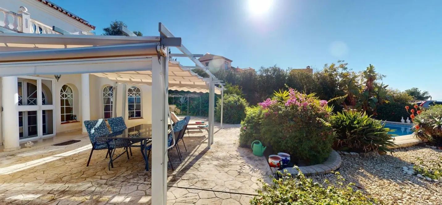 Продажа  отдельно стоящей виллы в Algarrobo 4