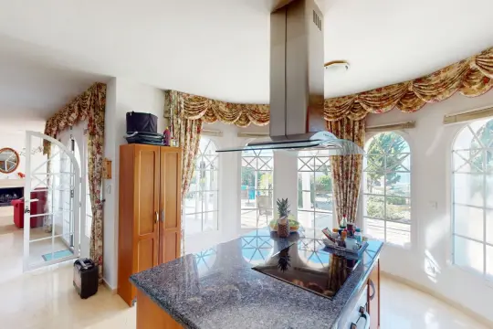 Image 13 thumb