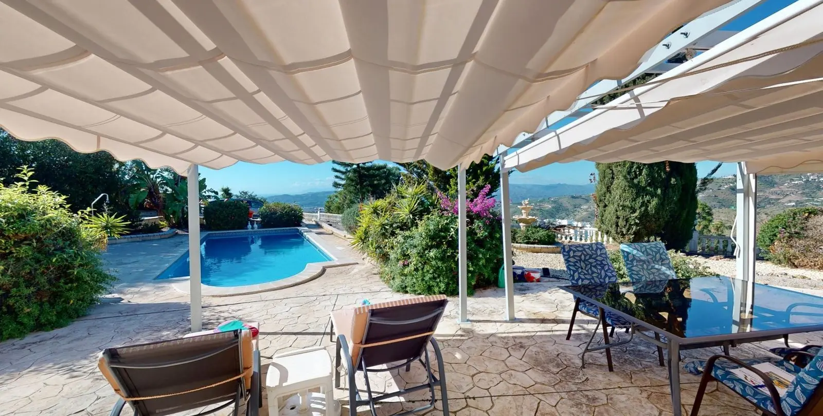 Продажа  отдельно стоящей виллы в Algarrobo 35