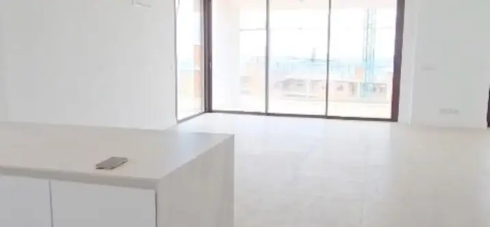 Продажа апартаментов на среднем этаже в Fuengirola 0