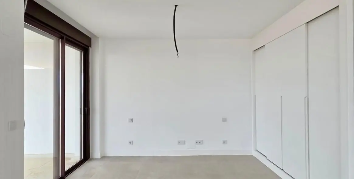 Sale of middle floor apartment in Fuengirola 4