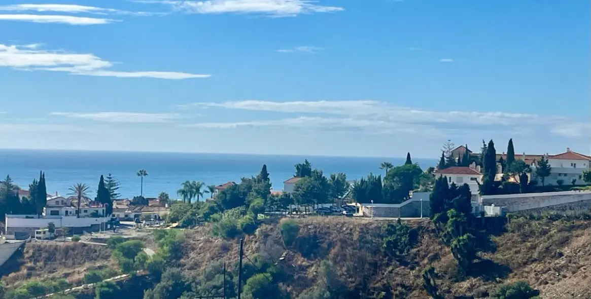 Sale of middle floor apartment in Fuengirola 9