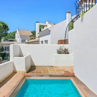 Sale of penthouse duplex in Nueva Andalucía