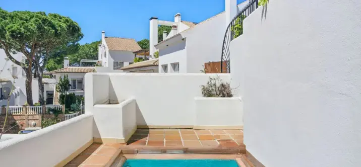 Venta de ático dúplex en Nueva Andalucía 2