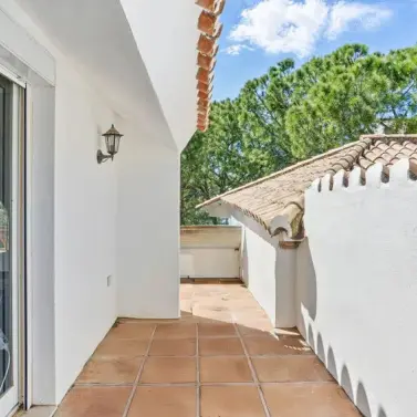 Sale of penthouse duplex in Nueva Andalucía