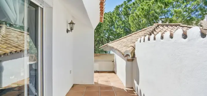 Venta de ático dúplex en Nueva Andalucía 3
