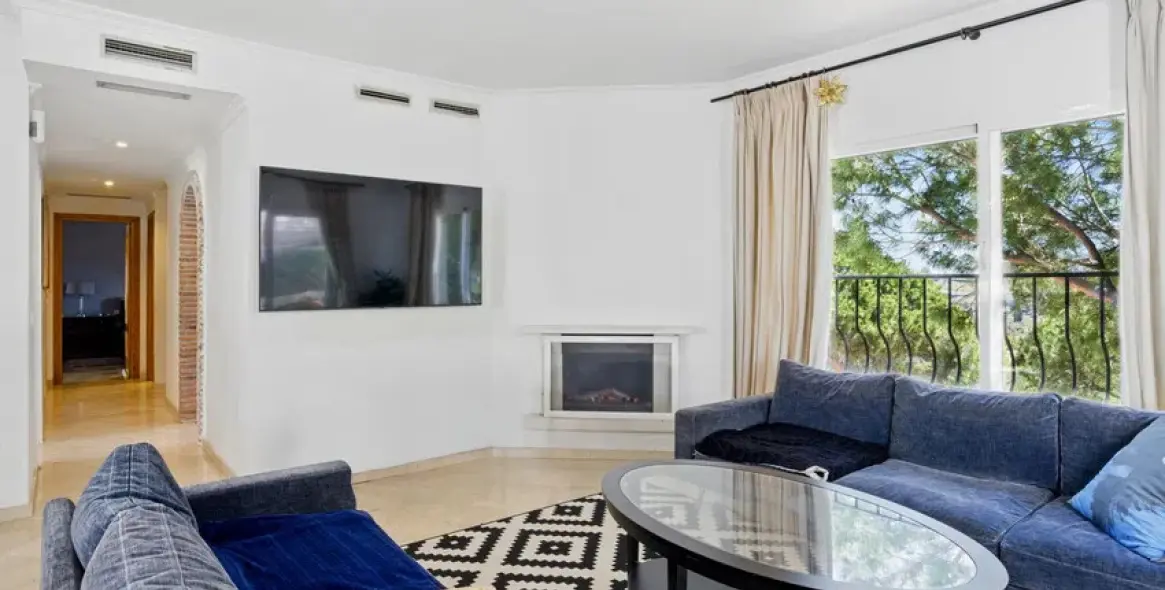 Sale of penthouse duplex in Nueva Andalucía 5