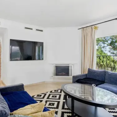 Sale of penthouse duplex in Nueva Andalucía