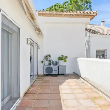 Sale of penthouse duplex in Nueva Andalucía