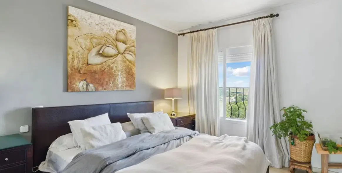 Sale of penthouse duplex in Nueva Andalucía 9