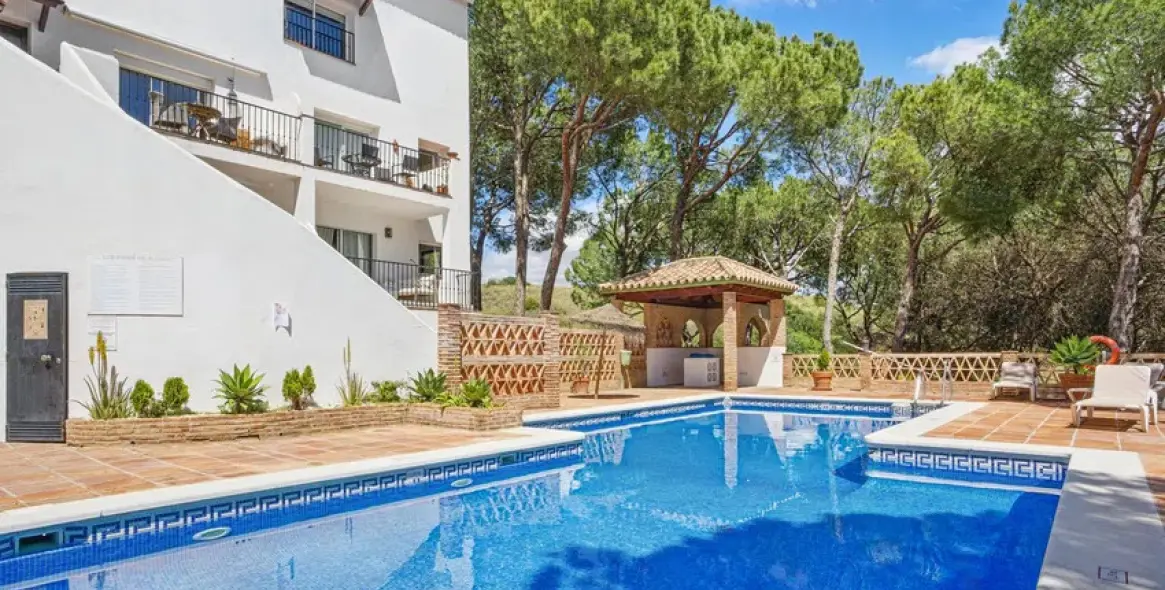 Sale of penthouse duplex in Nueva Andalucía 18