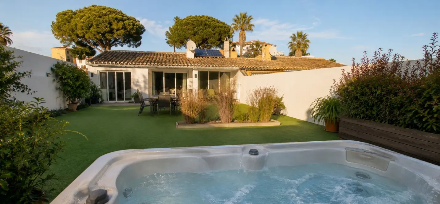 Venta de casa pareada en Calahonda 0