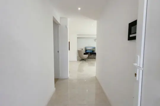 Image 6 thumb