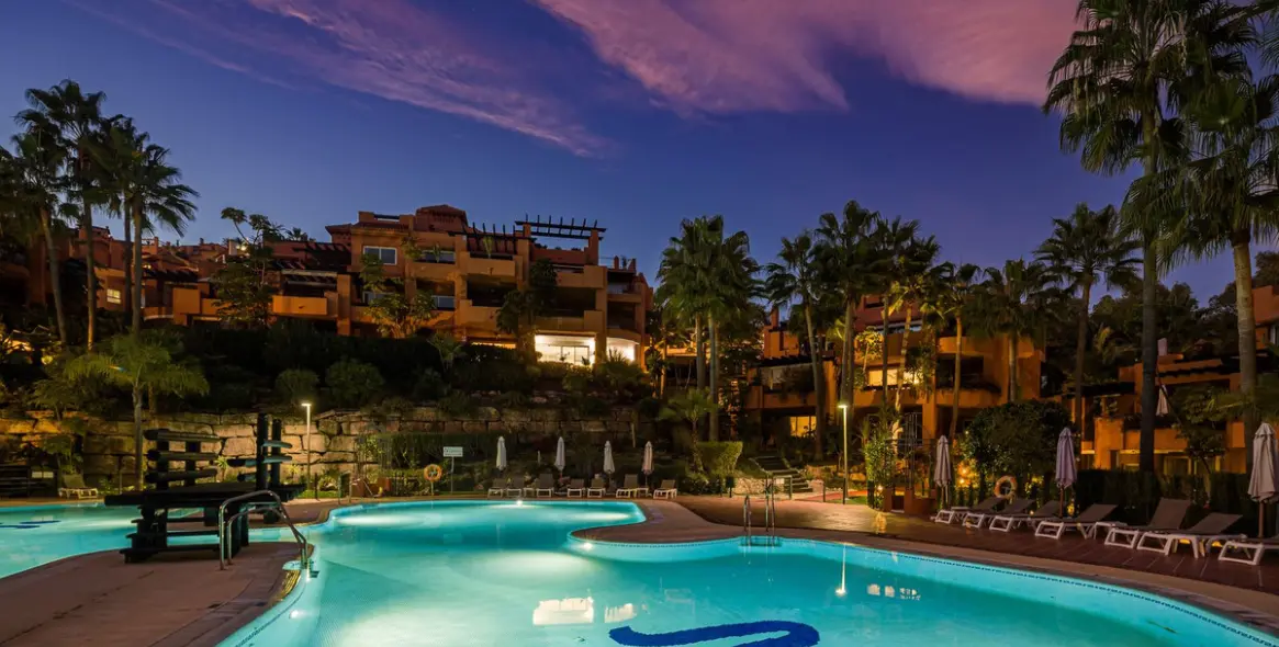 Sale of ground floor apartment in Nueva Andalucía 1