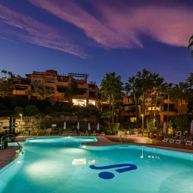 Продажа апартаментов на первом этаже в Nueva Andalucía