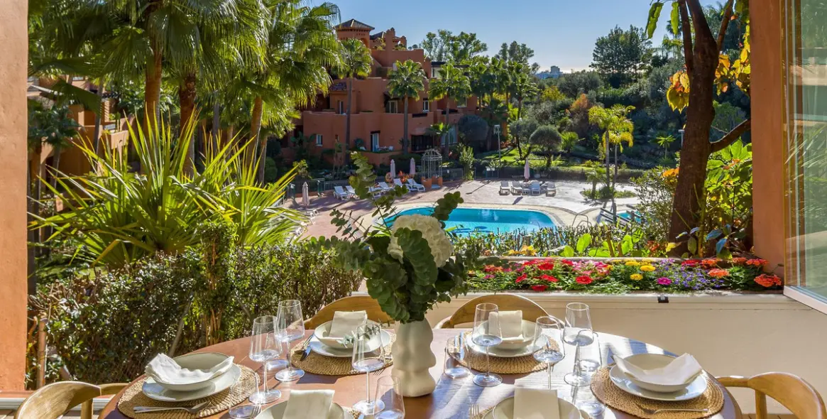 Sale of ground floor apartment in Nueva Andalucía 2