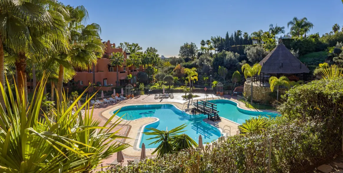 Sale of ground floor apartment in Nueva Andalucía 4