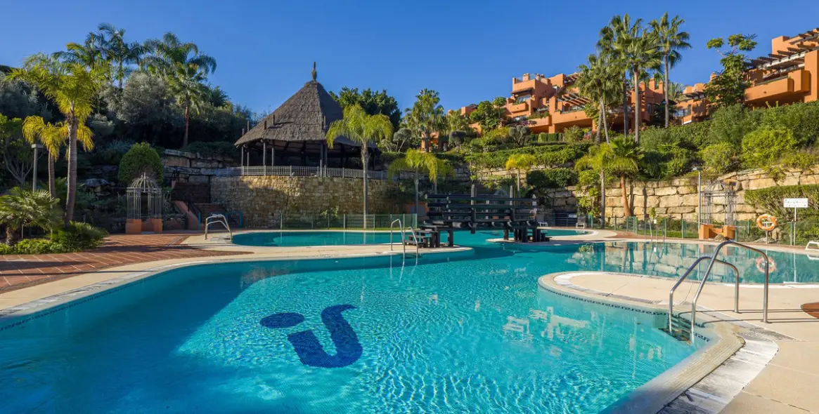 Sale of ground floor apartment in Nueva Andalucía 21