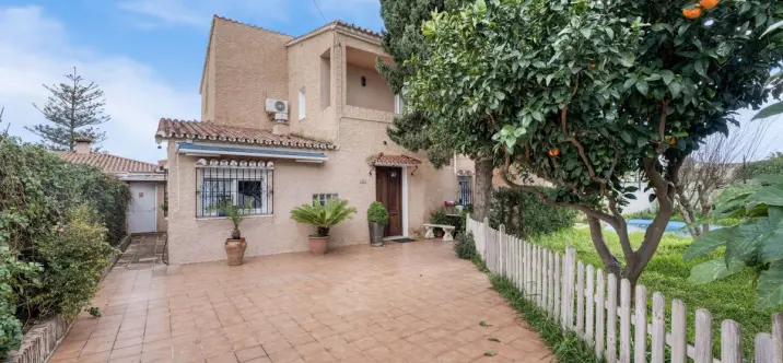 Sale of detached villa in Málaga 0