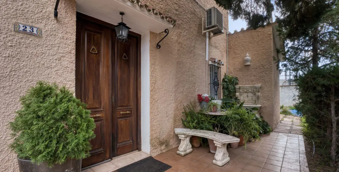 Sale of detached villa in Málaga 3