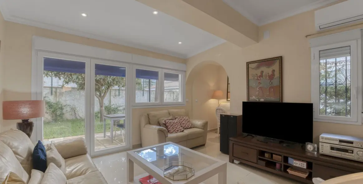 Sale of detached villa in Málaga 9