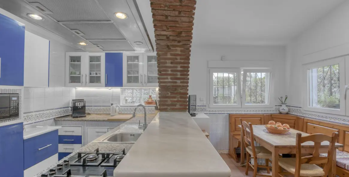 Sale of detached villa in Málaga 14