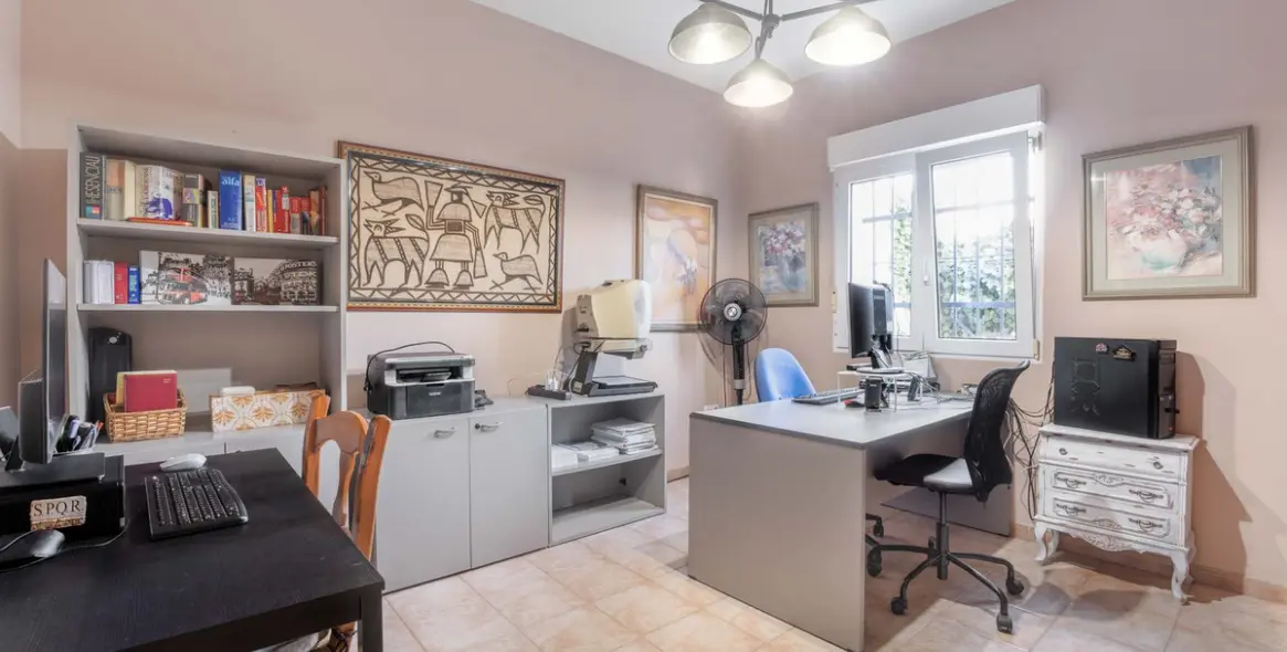 Sale of detached villa in Málaga 18
