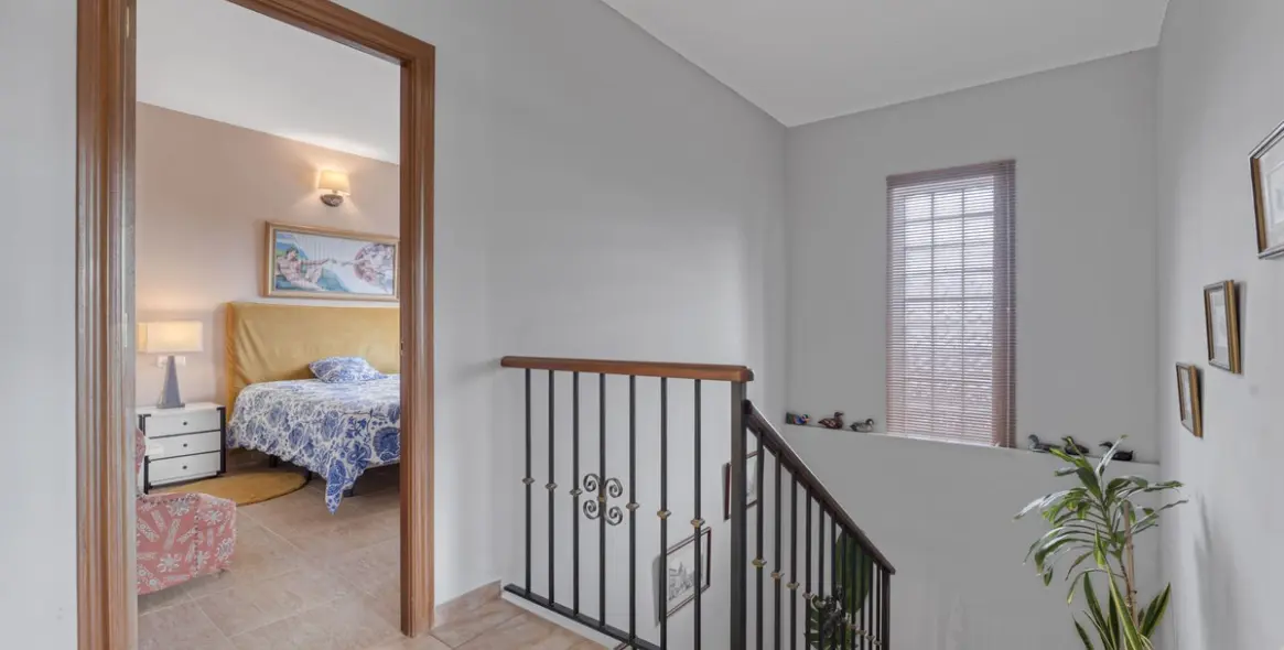 Sale of detached villa in Málaga 27