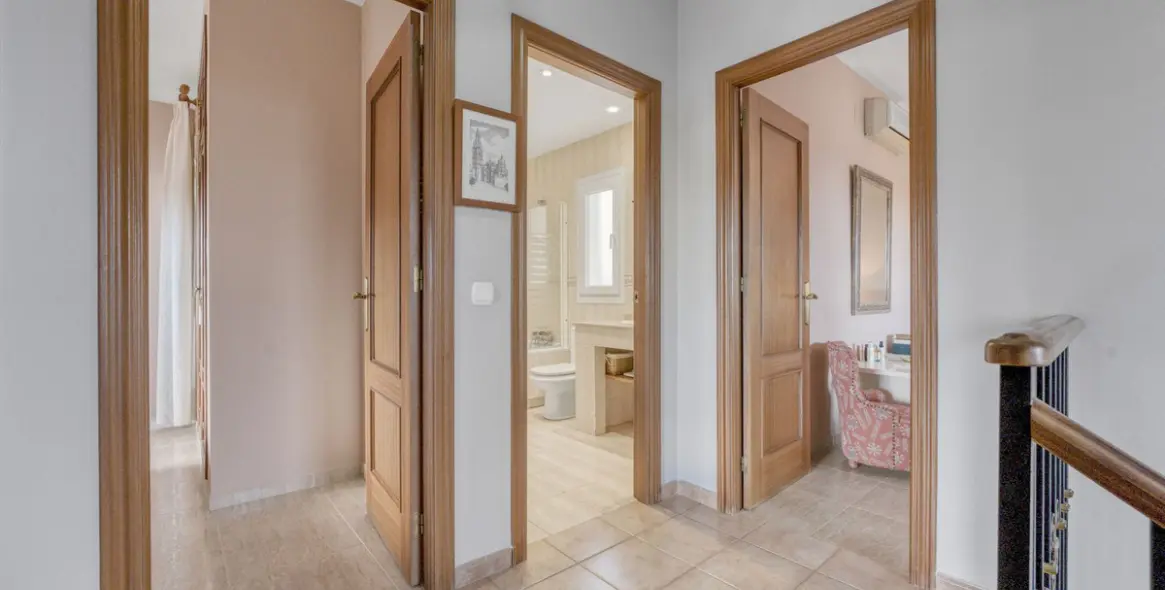 Sale of detached villa in Málaga 28