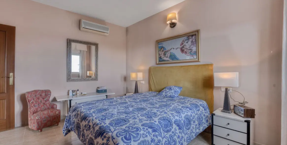 Sale of detached villa in Málaga 30