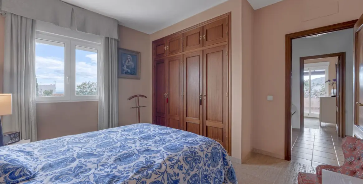 Sale of detached villa in Málaga 31
