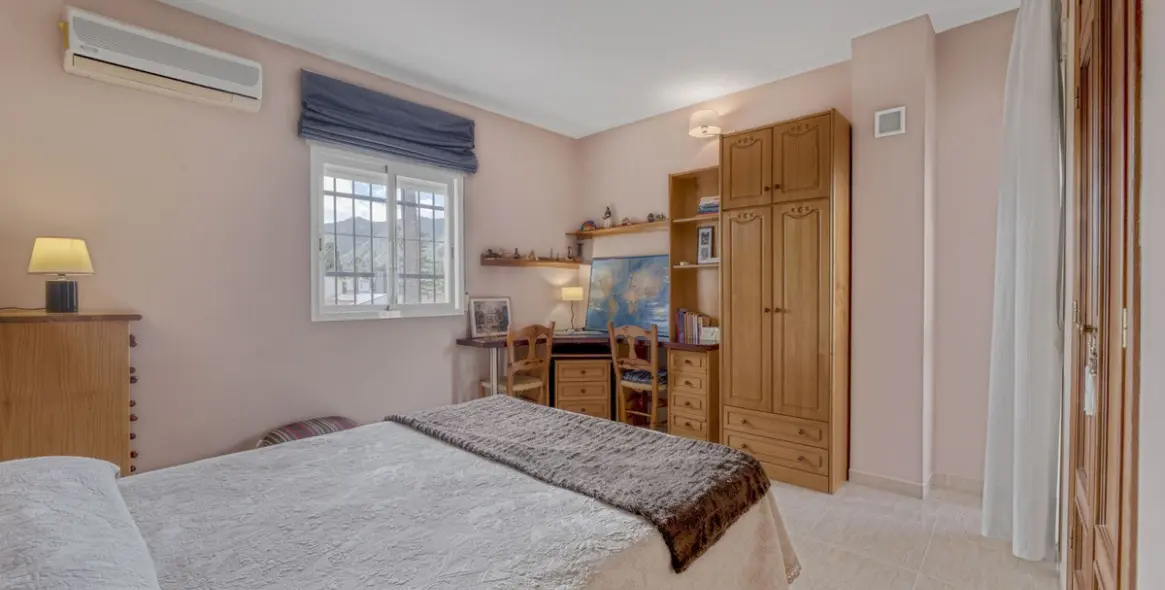 Sale of detached villa in Málaga 42