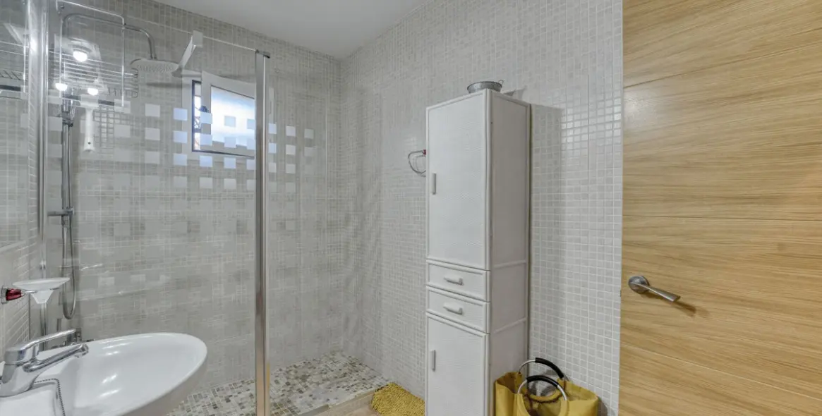 Sale of detached villa in Málaga 52