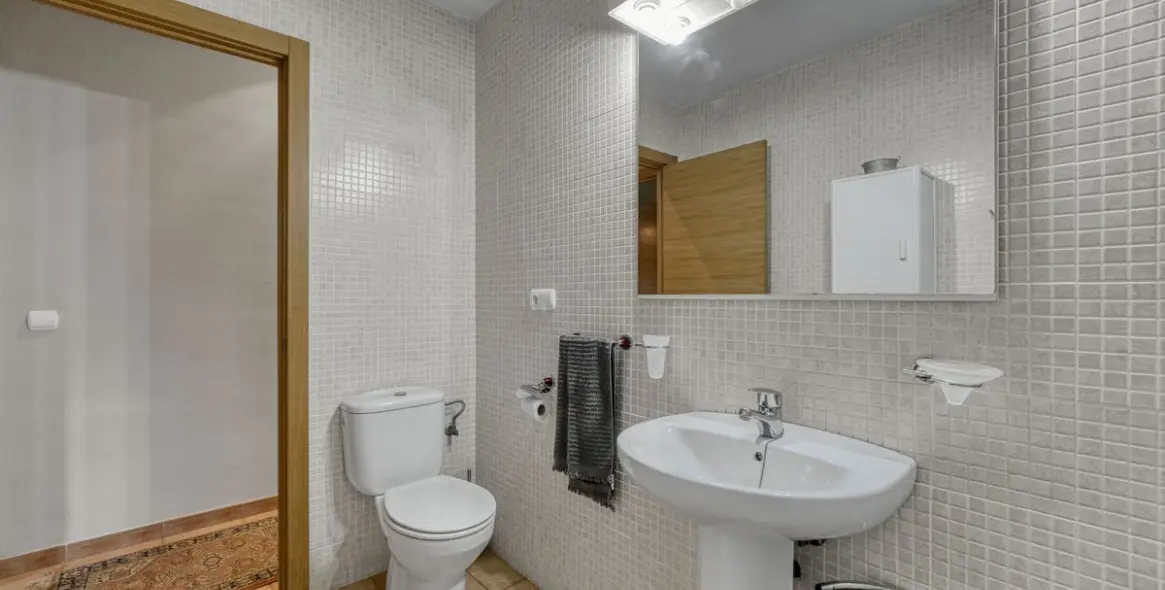 Sale of detached villa in Málaga 56