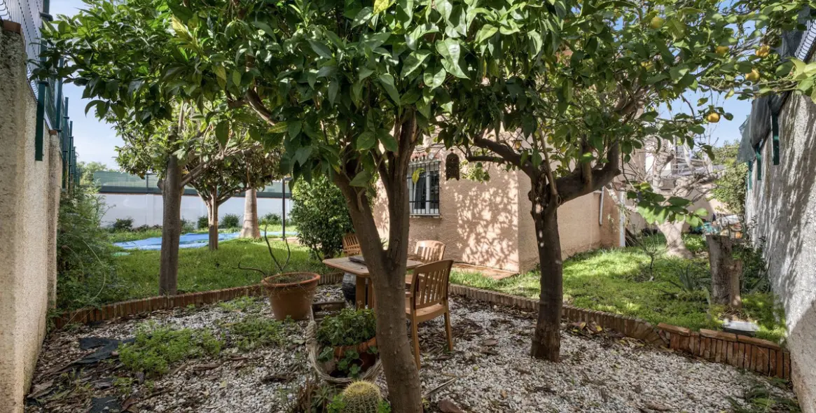 Sale of detached villa in Málaga 60