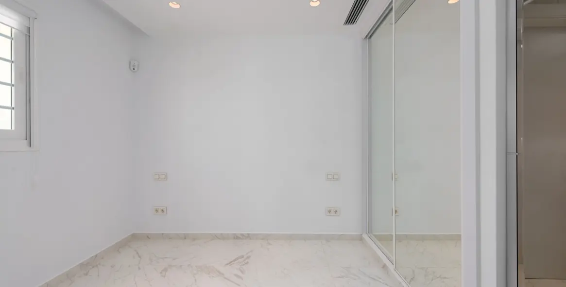 Venta de adosado en Nueva Andalucía 11