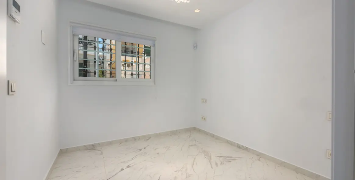 Venta de adosado en Nueva Andalucía 23