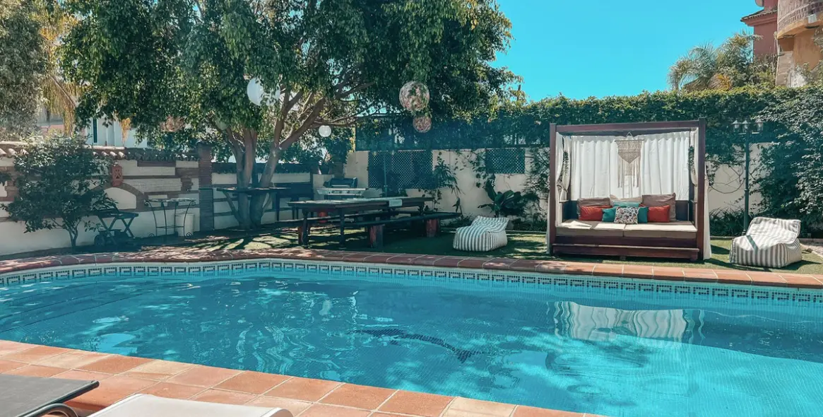 Sale of detached villa in Nueva Andalucía 1