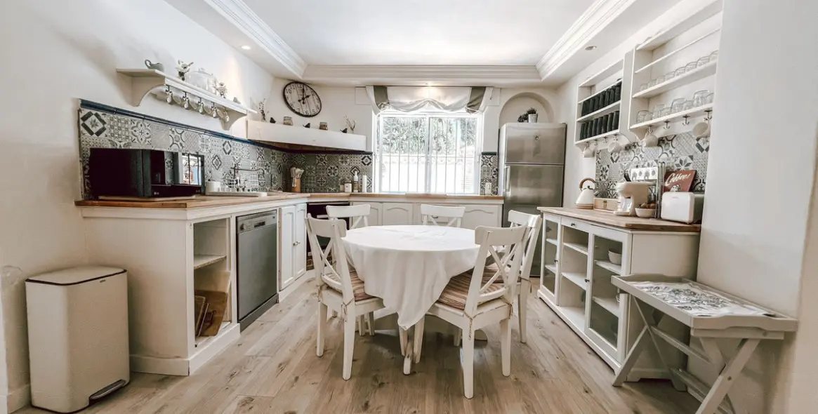 Sale of detached villa in Nueva Andalucía 10