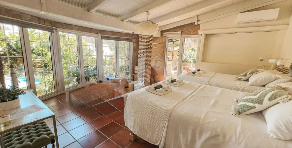 Sale of detached villa in Nueva Andalucía 11