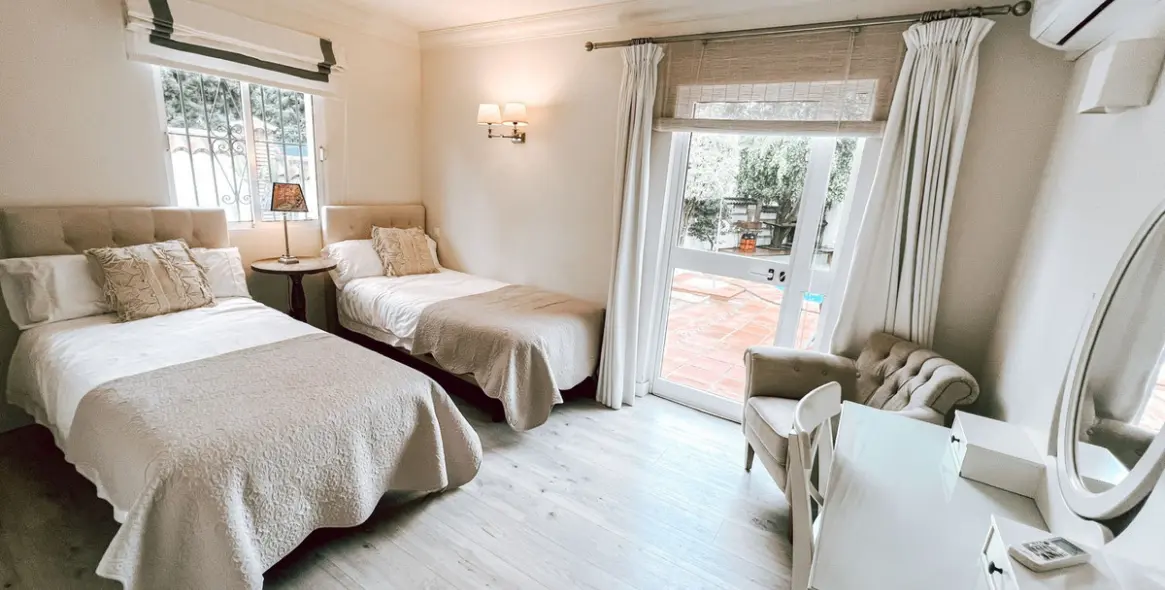 Sale of detached villa in Nueva Andalucía 12