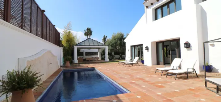Venta de villa independiente en Guadalmina Alta 0