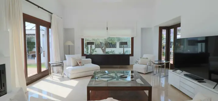 Venta de villa independiente en Guadalmina Alta 1